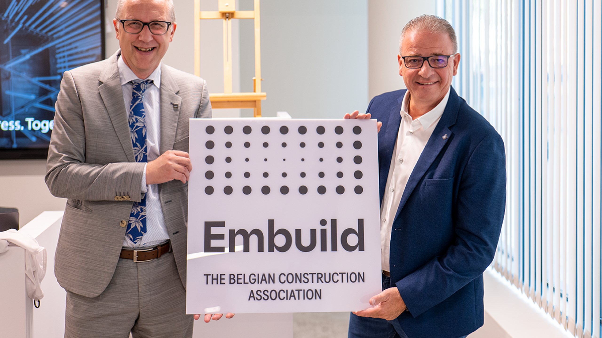 Niko Demeester en Thomas Scorier presenteren Embuild